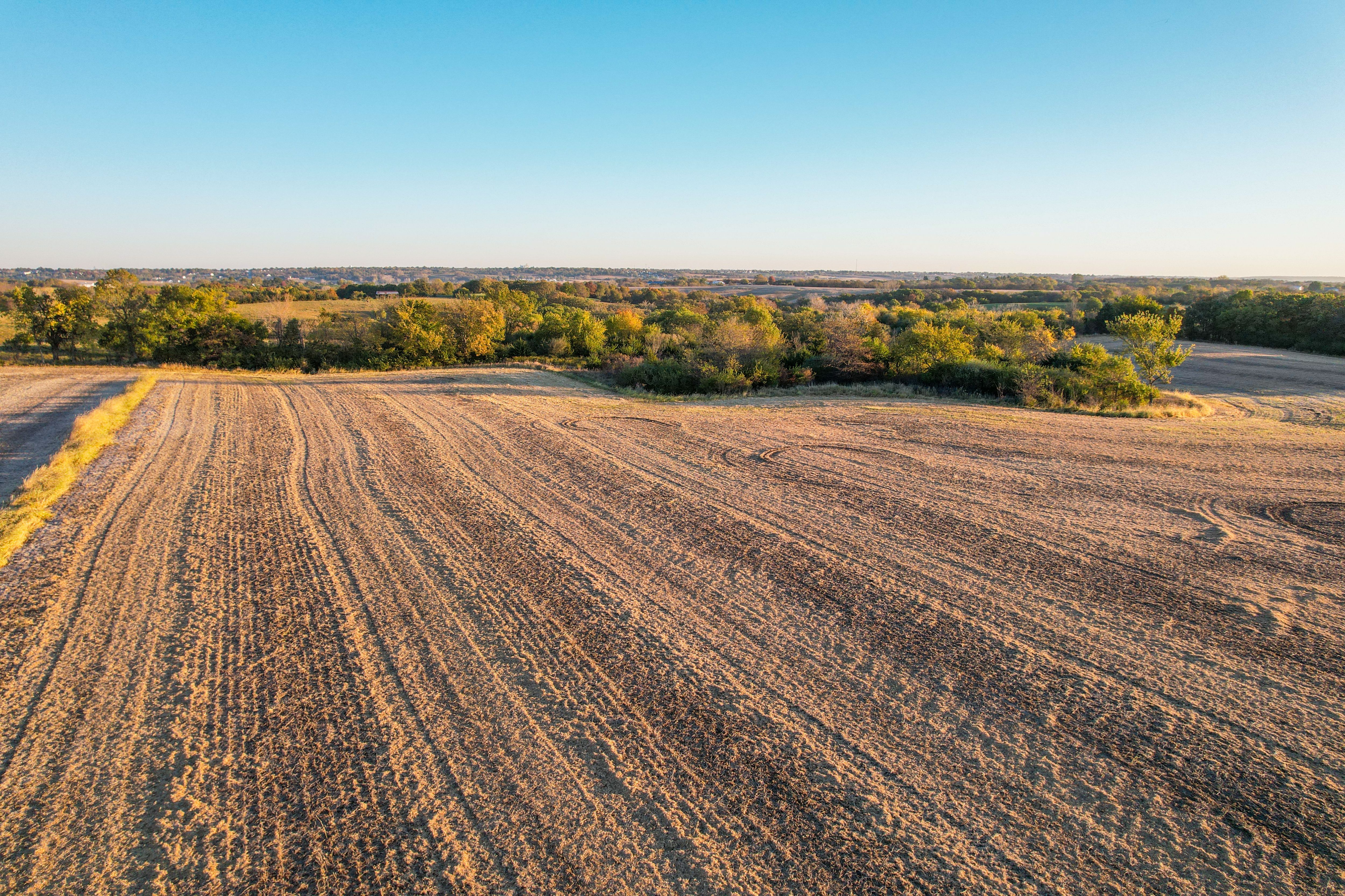 Listing Photo: 18712-Photo Oct 22 2025 8 07 21 AM